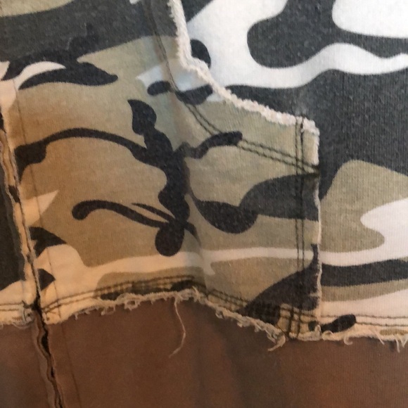 Camo Zip-Up Jacket with Embroidery - Picture 4 of 6